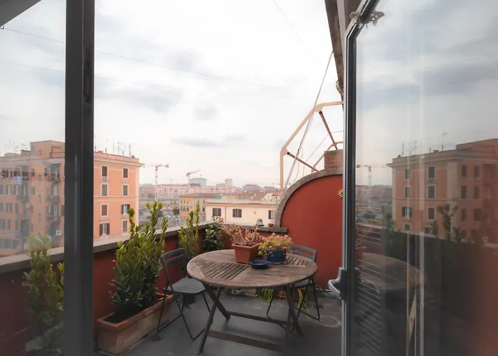 Attic With Terrace In San Lorenzo