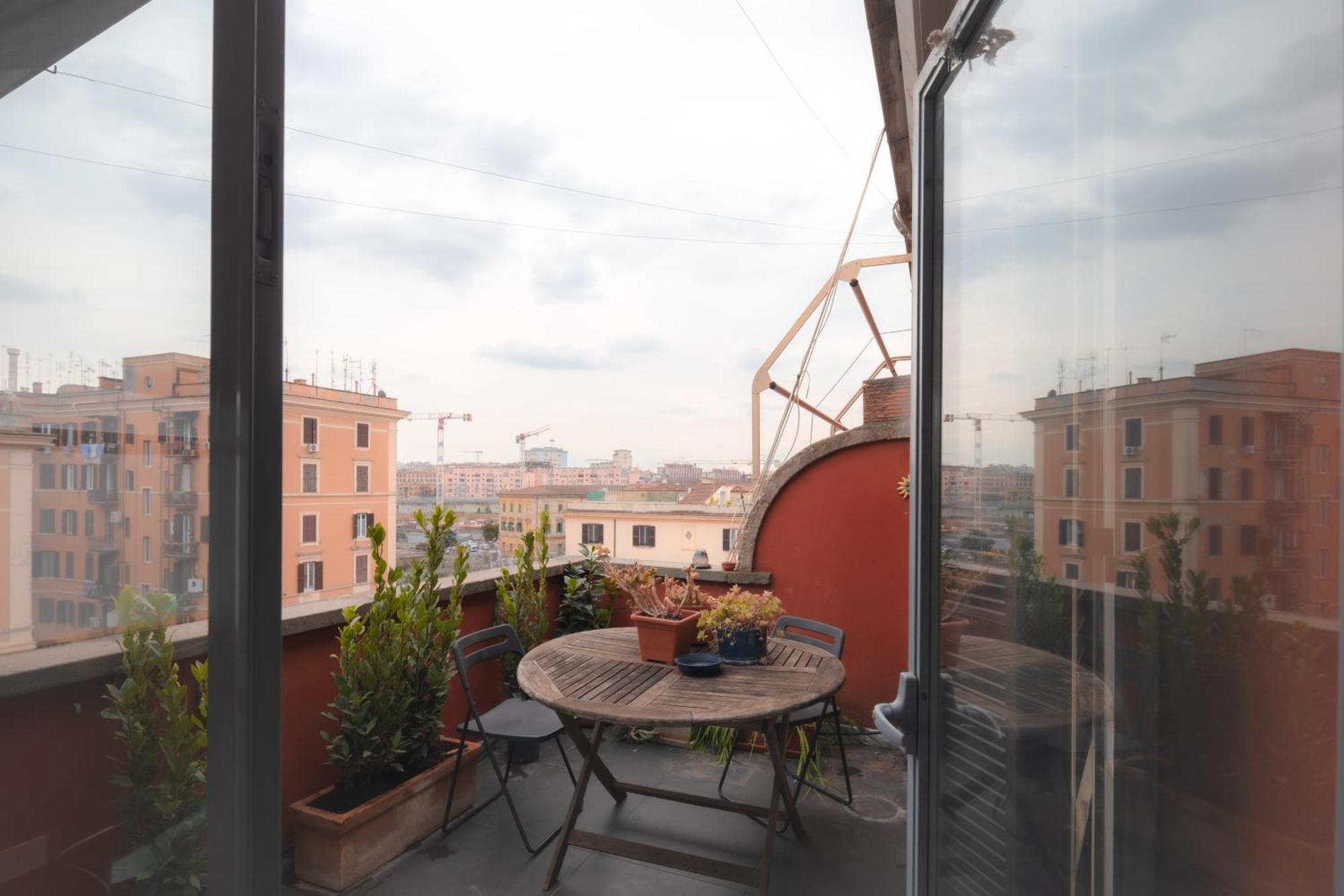 Apartment Attic With Terrace In San Lorenzo