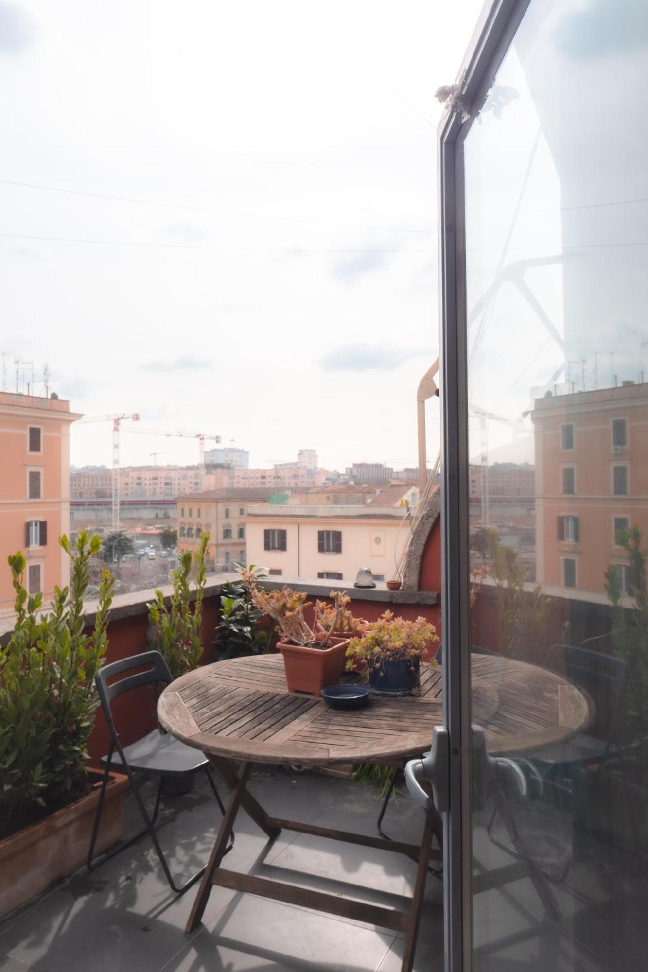 Apartment Attic With Terrace In San Lorenzo